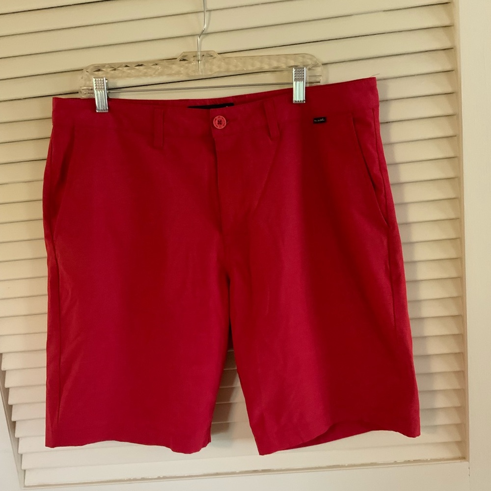Men’s Travis Matthew golf shorts